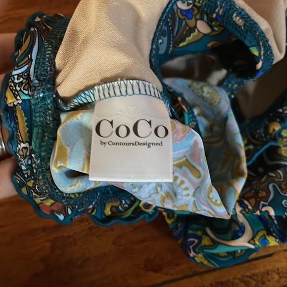 Two piece dance outfit by Countours designed. (Lea Marie) Size CL. Like new - Picture 9 of 12